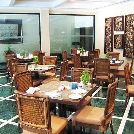 The Lalit Traveller Khajuraho Hotel Exterior photo