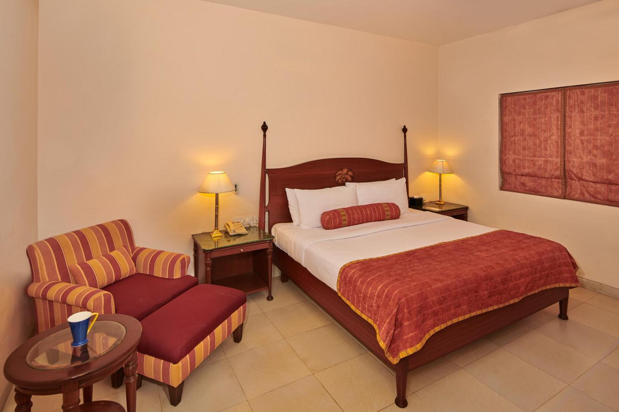 The Lalit Traveller Khajuraho Hotel Exterior photo