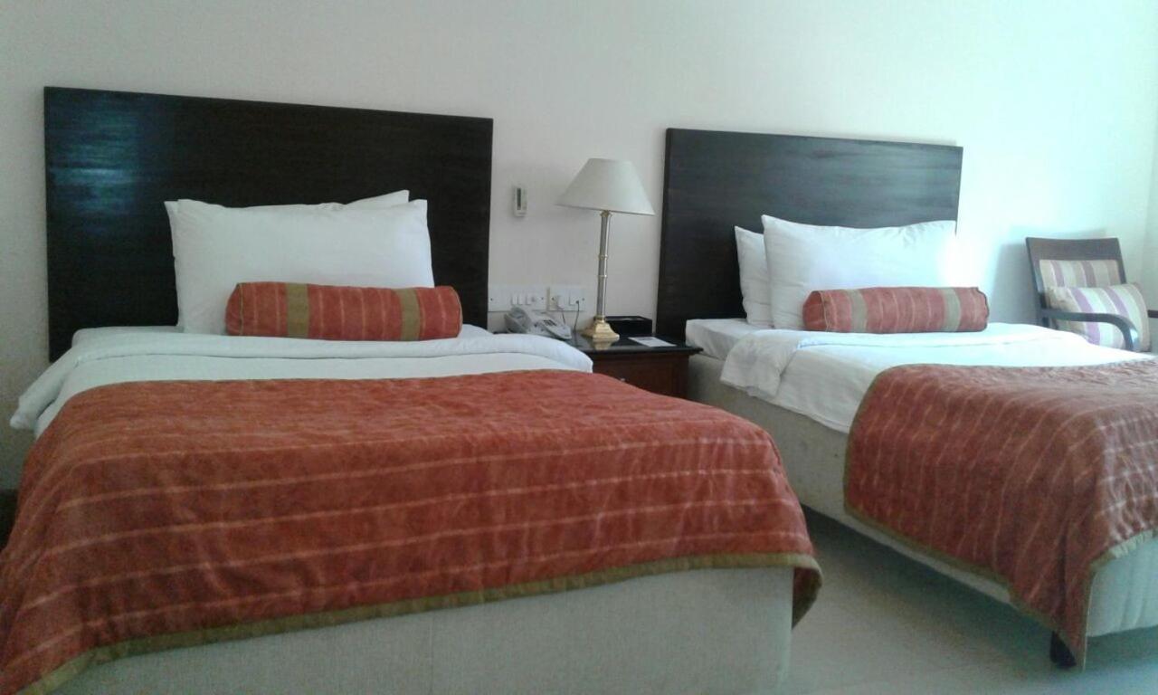 The Lalit Traveller Khajuraho Hotel Exterior photo