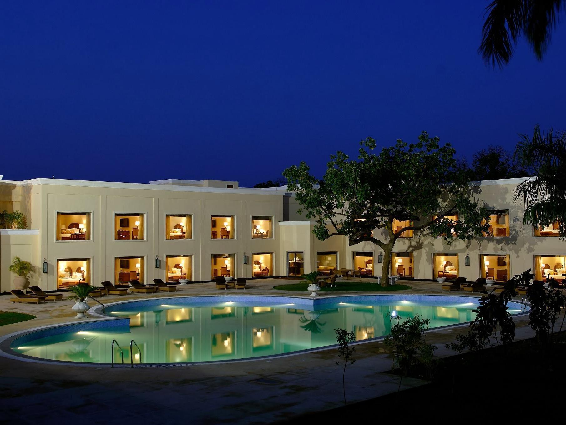 The Lalit Traveller Khajuraho Hotel Exterior photo