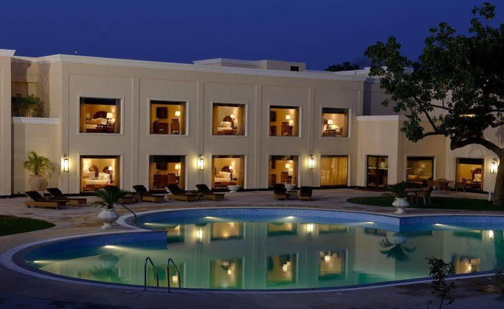 The Lalit Traveller Khajuraho Hotel Exterior photo